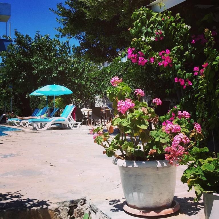 Parla Apart Hotel Çeşme エクステリア 写真